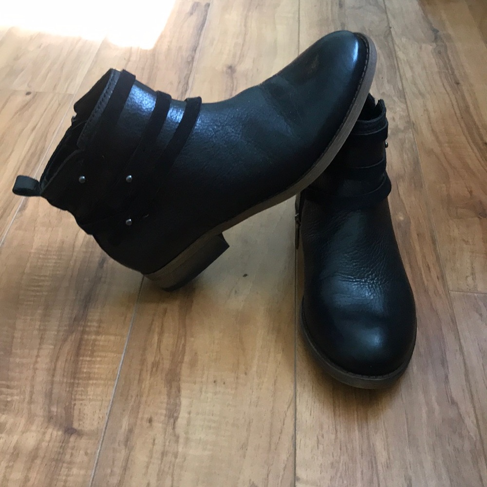 Black Leather Chelsea Ankle Boots